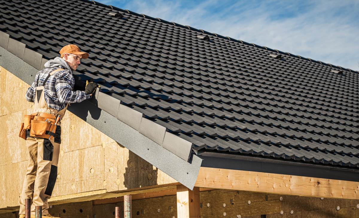 Dachdecker beauftragen in Böblingen – Worauf Sie achten soll